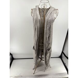 Cupcakes & Cashmere Sweater Vest Sleeveless Hood Fringe Pockets Size Large Gray